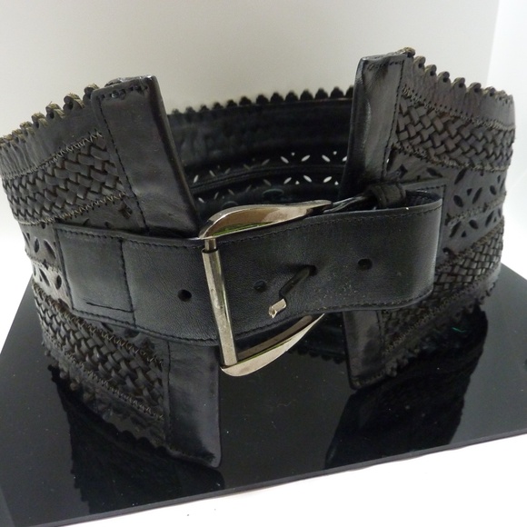 Oscar De La Renta Wide PERFORATED Leather Black Statement Belt Womens size 24'' - Picture 1 of 10